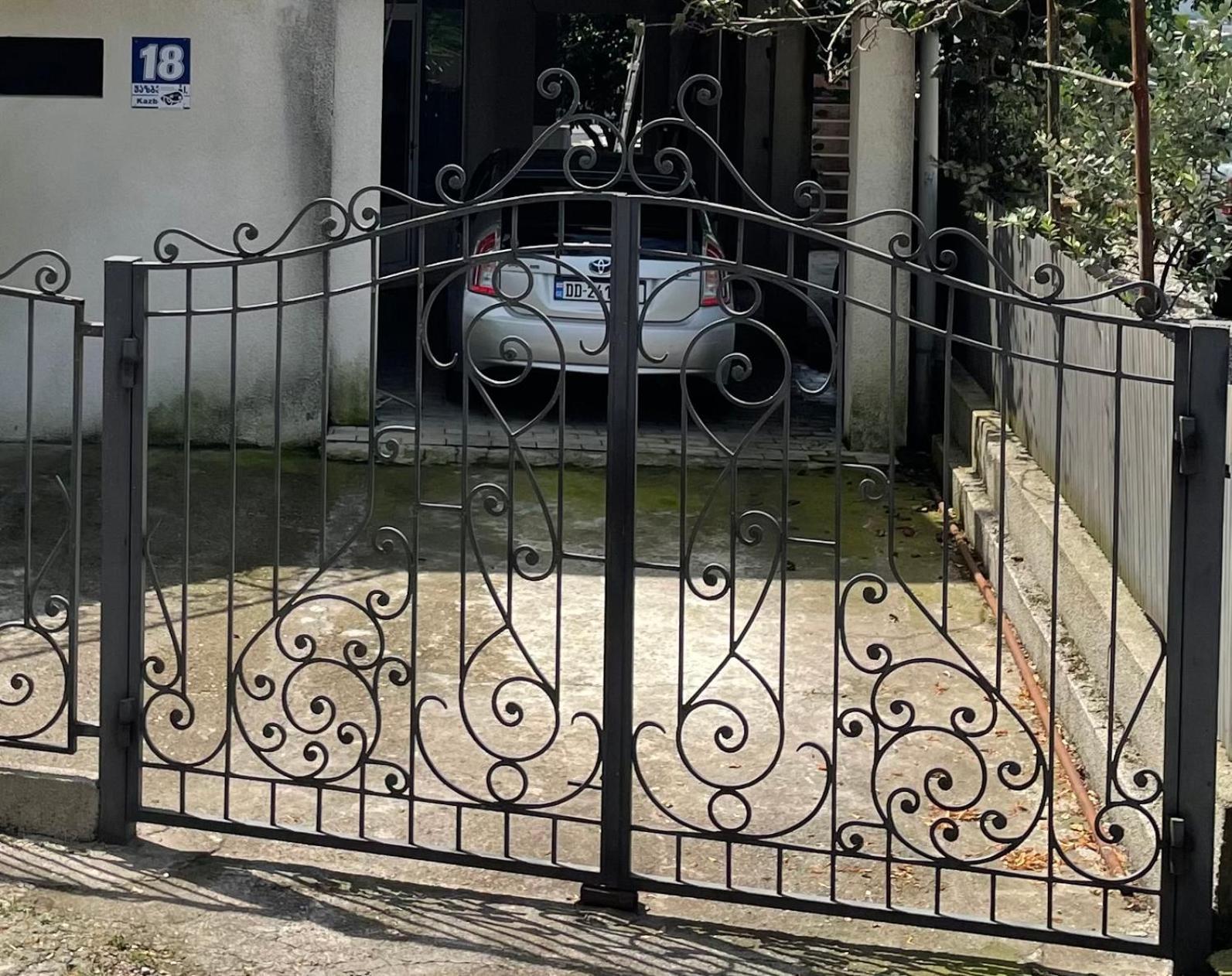 Garden Rooms In Кутаиси Экстерьер фото