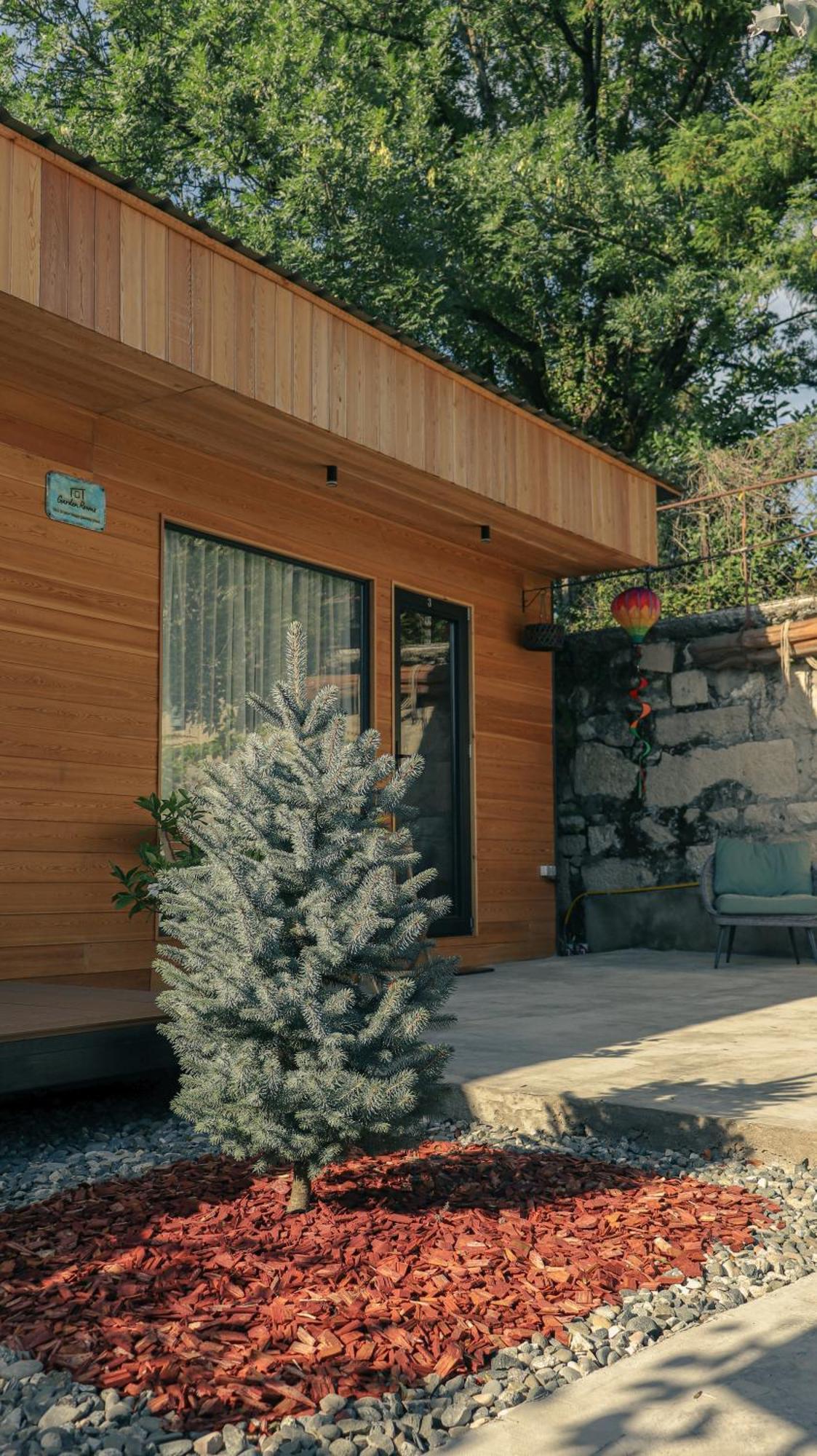 Garden Rooms In Кутаиси Экстерьер фото