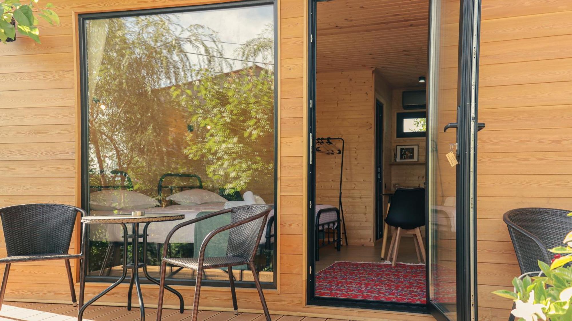 Garden Rooms In Кутаиси Экстерьер фото